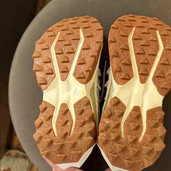 New Balance Tektrel Womens 8 Sneakers Sea Salt Cork Trail Running - Picture 12 of 12